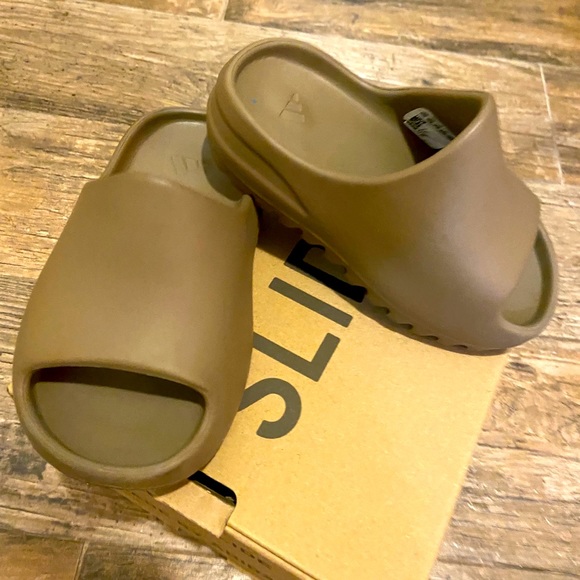 yeezy slides comfortable